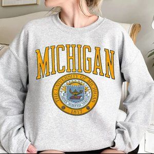 Vintage University of Michigan Sweatshirt Michigan Wolverines Shirt Sweater